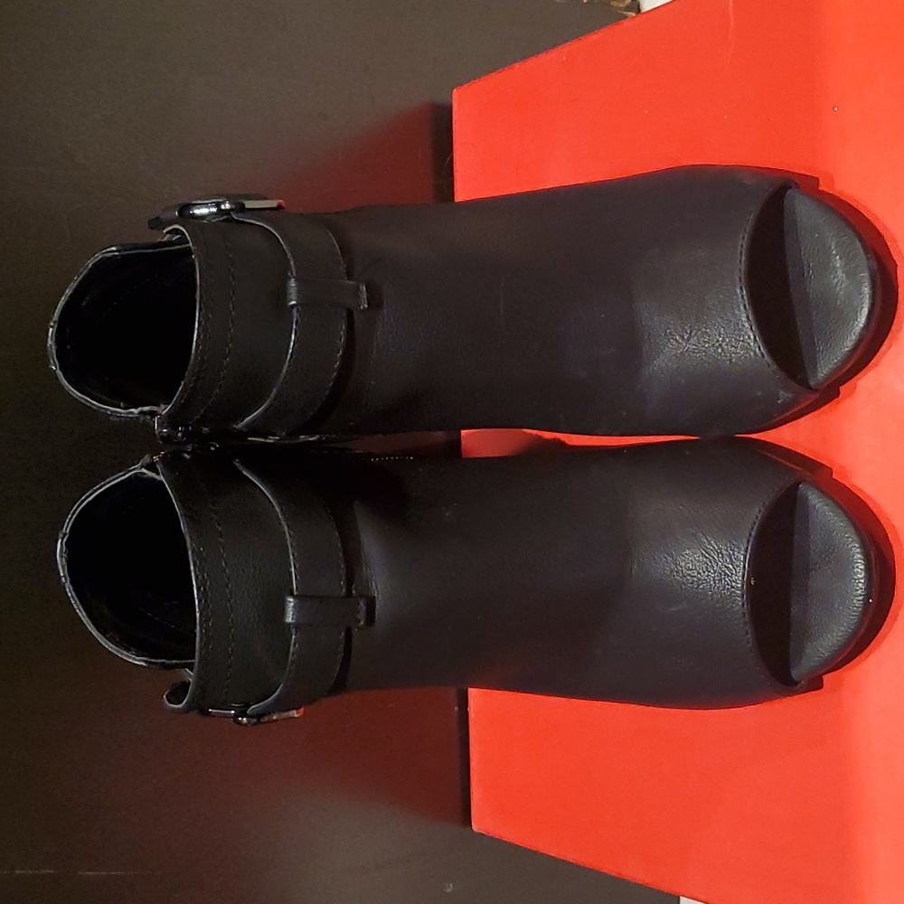 Shooties Booties Guess